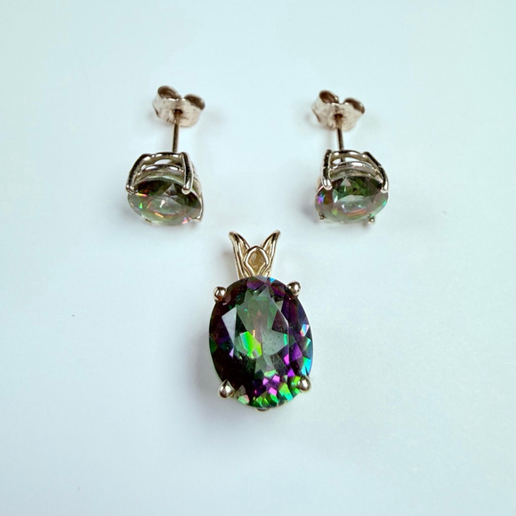 14K Solid White Gold 7mm Natural Rainbow Mystic Topaz Vintage Stud Earrings